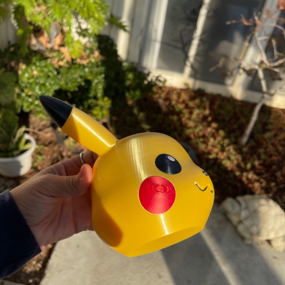 Yellow Pikachu planter - Picture 3 of 9